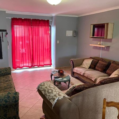 Daffodil Self Catering And Accommodation B Суакопмунд Екстериор снимка