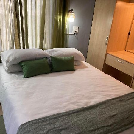 Daffodil Self Catering And Accommodation B Суакопмунд Екстериор снимка