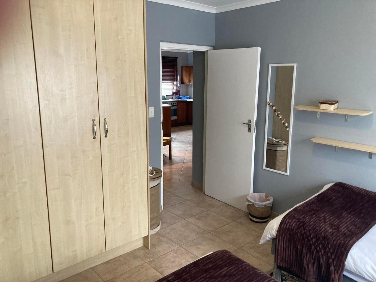 Daffodil Self Catering And Accommodation B Суакопмунд Екстериор снимка