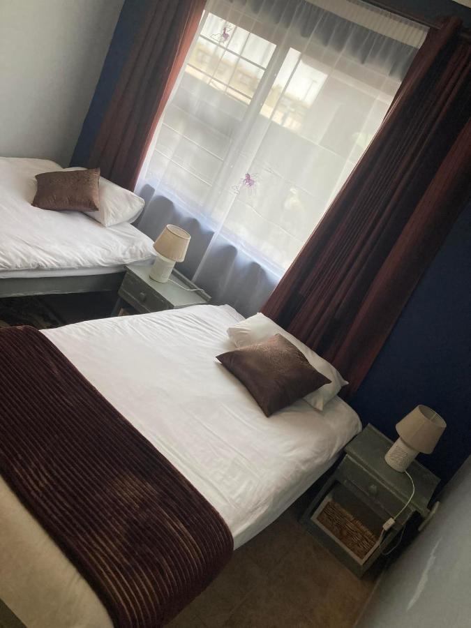 Daffodil Self Catering And Accommodation B Суакопмунд Екстериор снимка